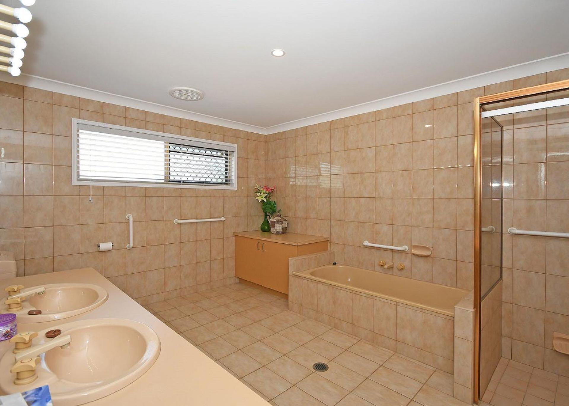 High Tide On Burrum - Downstairs Unit Only - Close to Beach