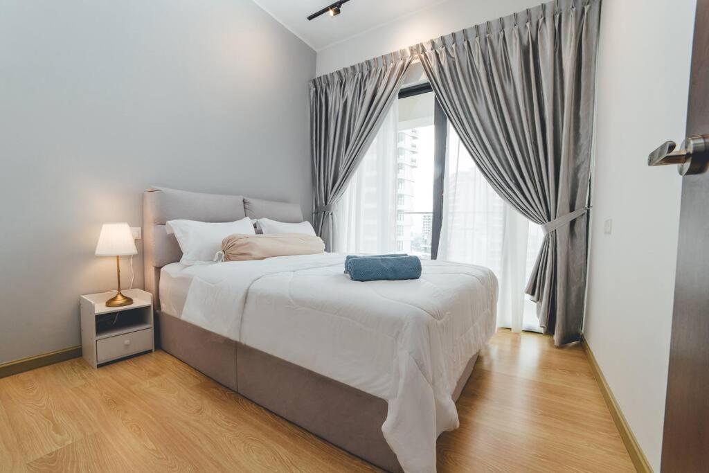 BayLaurel CozyCorner 3BR8Pax Seaview Poolview
