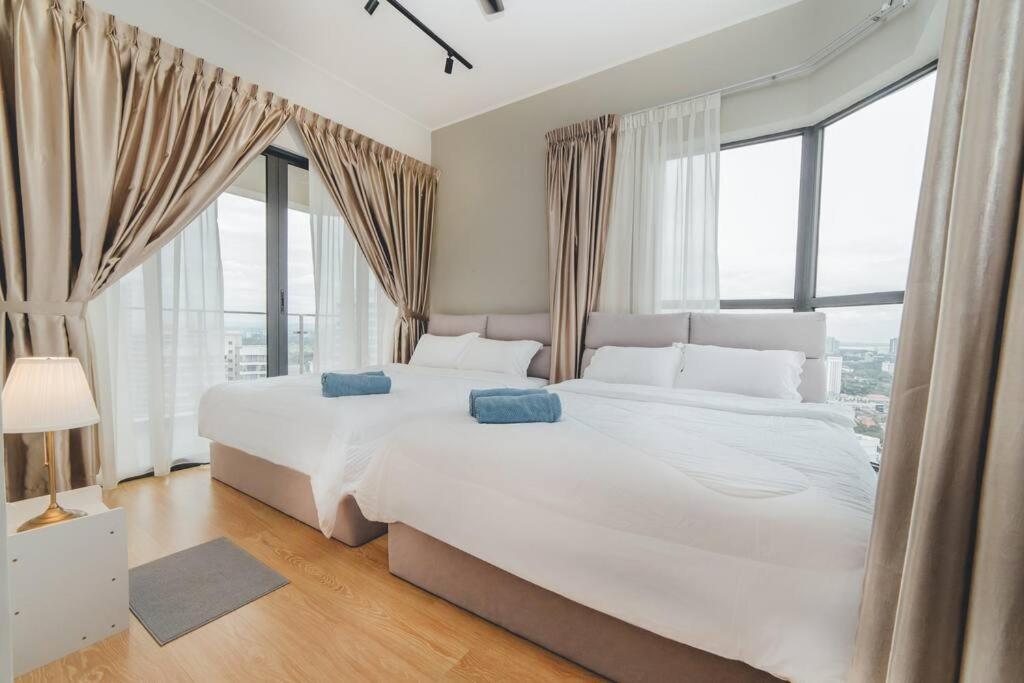 BayLaurel CozyCorner 3BR8Pax Seaview Poolview