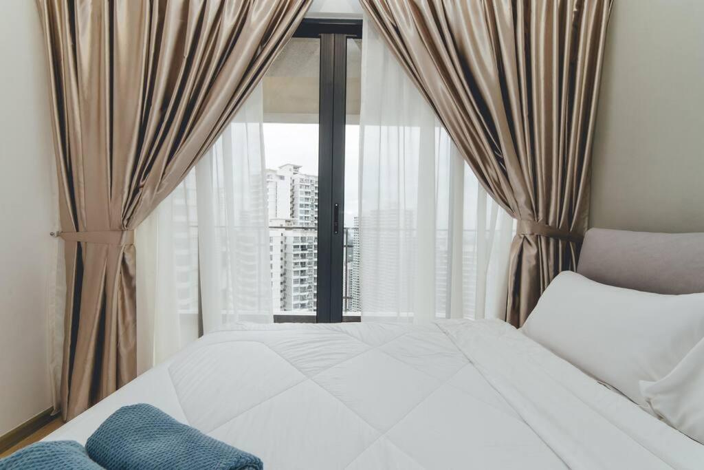 BayLaurel CozyCorner 3BR8Pax Seaview Poolview