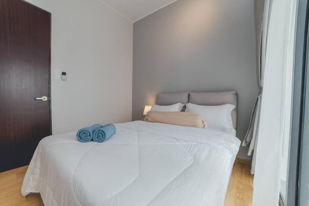BayLaurel CozyCorner 3BR8Pax Seaview Poolview