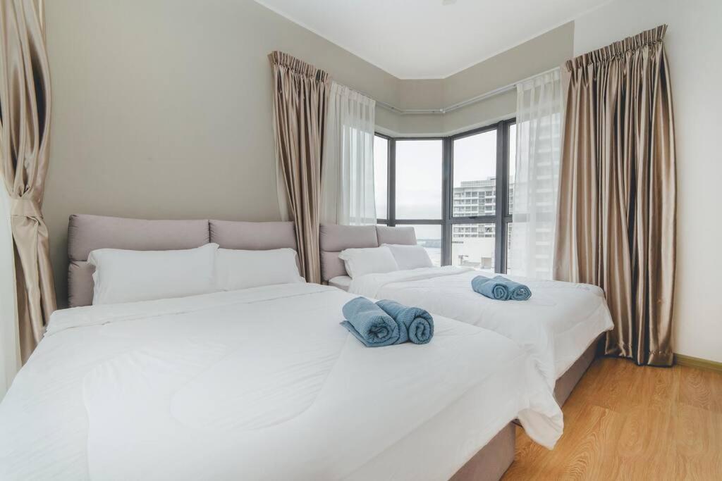 BayLaurel CozyCorner 3BR8Pax Seaview Poolview