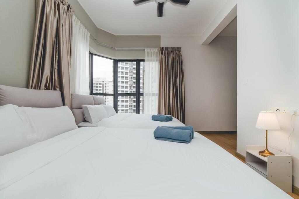 BayLaurel CozyCorner 3BR8Pax Seaview Poolview