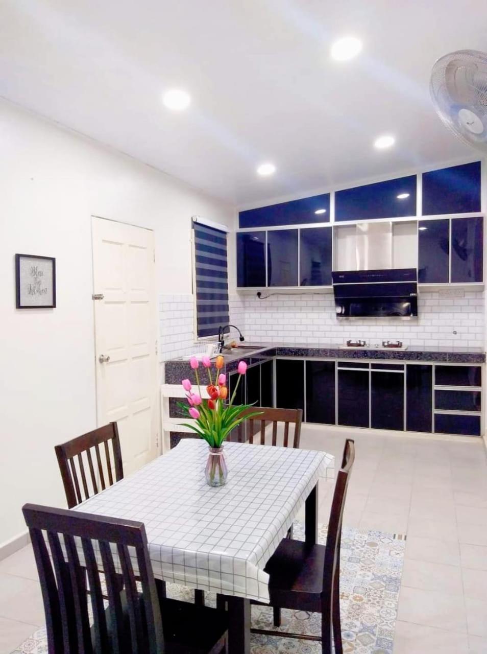 Ninizam Kemaman Cukai Homestay