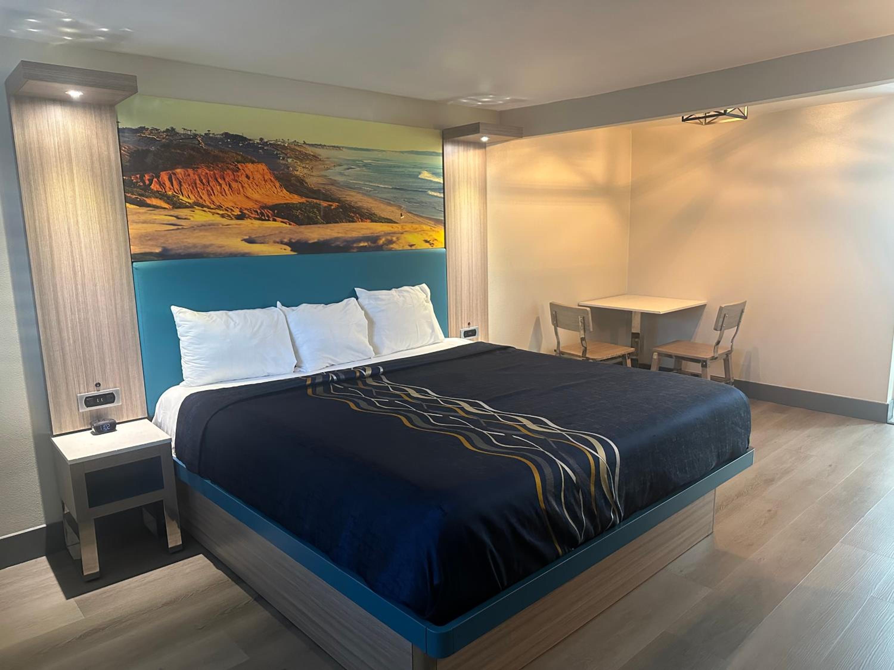 Super 8 by Wyndham Oceanside Downtown - Property Image 23
