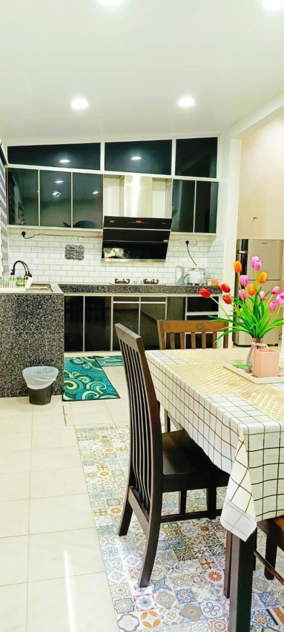 Ninizam Kemaman Cukai Homestay