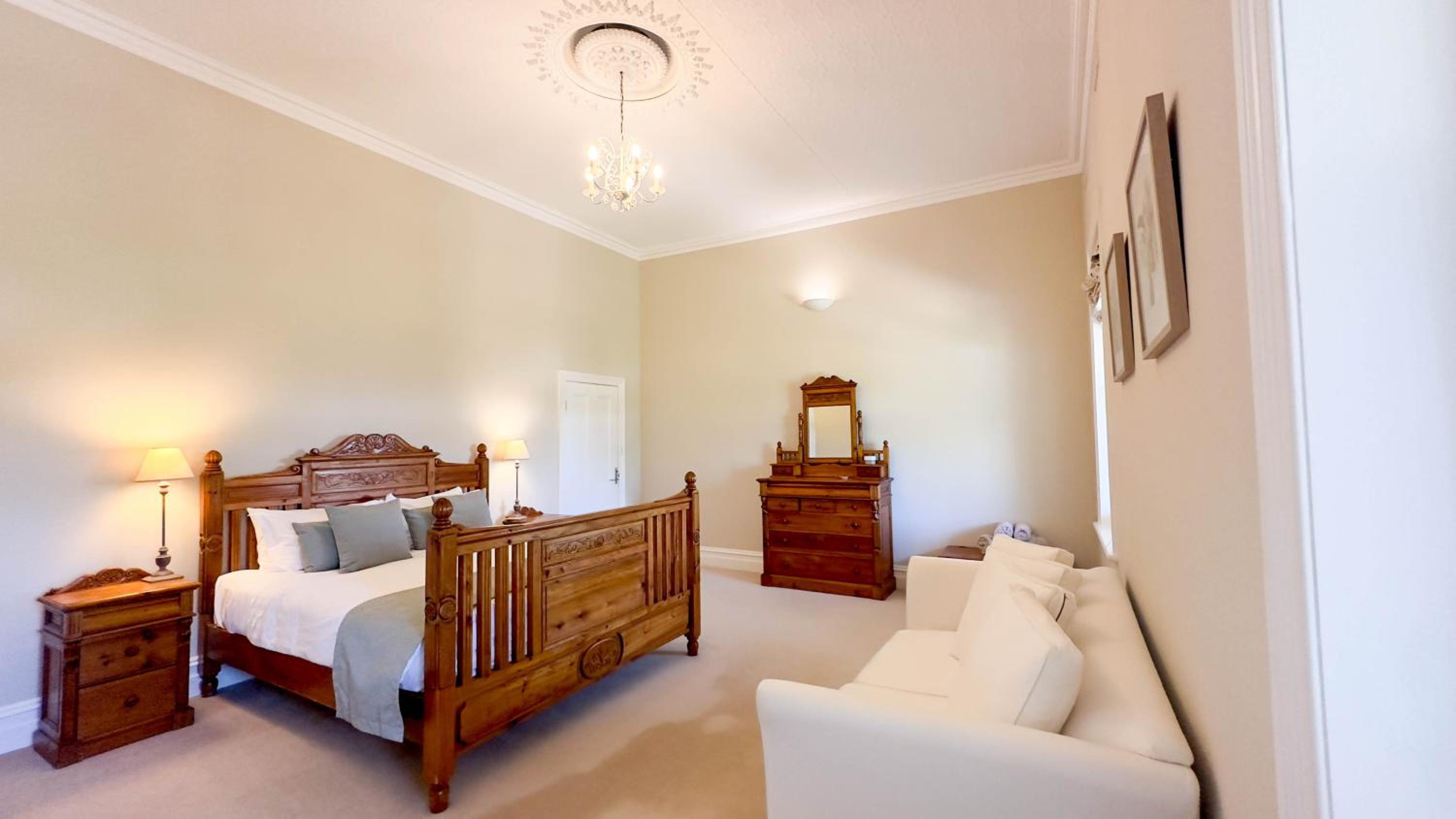 Tanunda House - Luxury 5 BR in Barossa Wine Region
