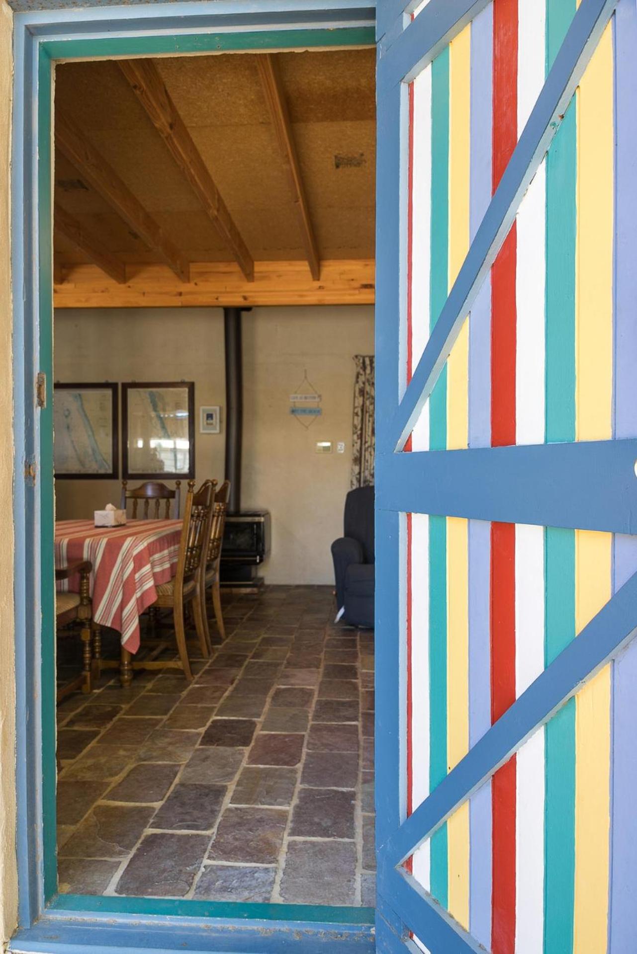 Rustic Charm, by the beach