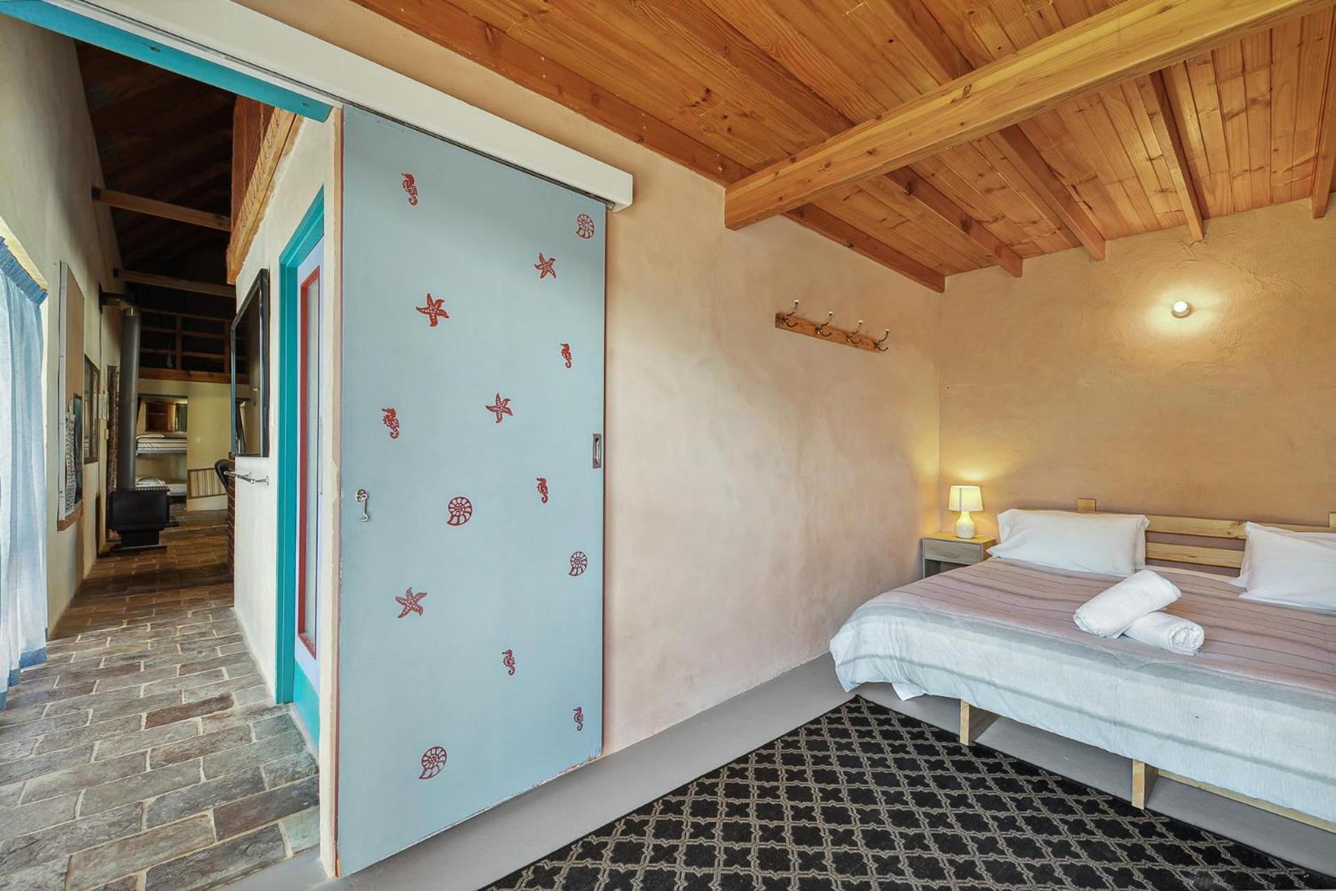 Rustic Charm, by the beach
