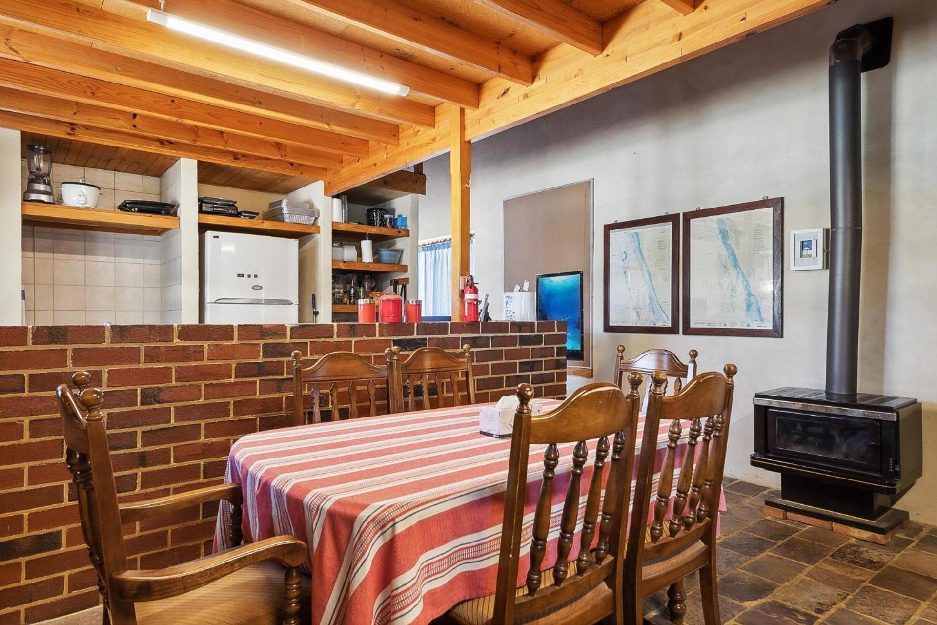Rustic Charm, by the beach