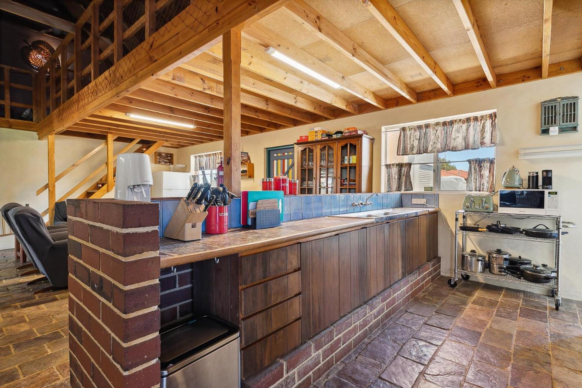 Rustic Charm, by the beach