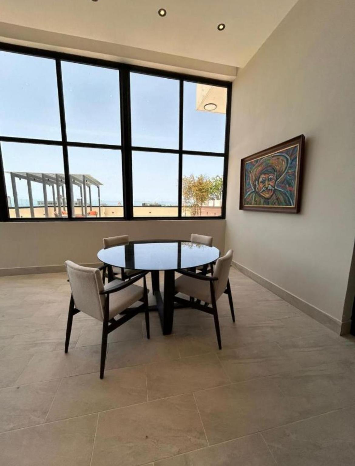 NEW Luxury 2BR King Bed, Gym, & Pool in the heart of Santo Domingo view 2