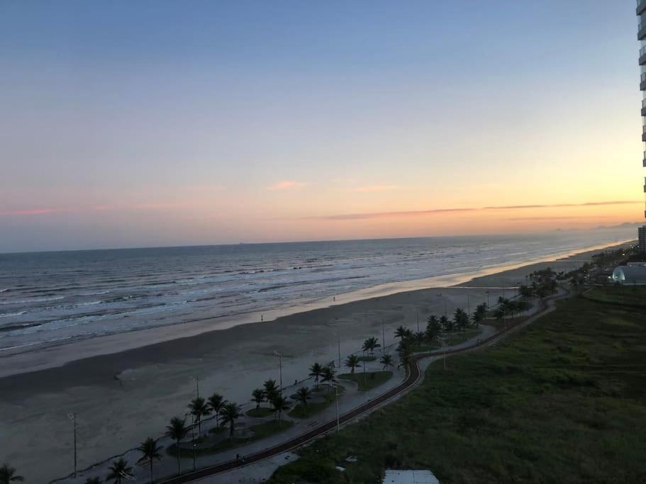 Apartamento encantador pé na areia!