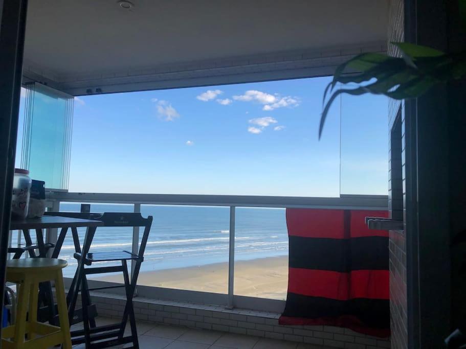 Apartamento encantador pé na areia!