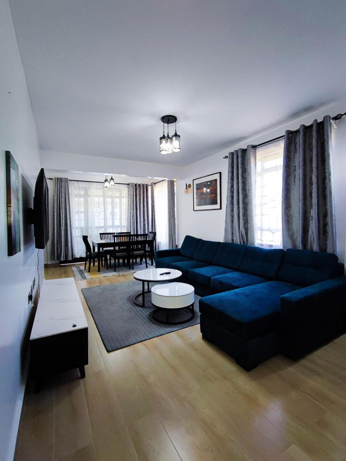 Azania Sana Homes ,Opposite Movenpick hotel and 5 minutes to Sarit Centre