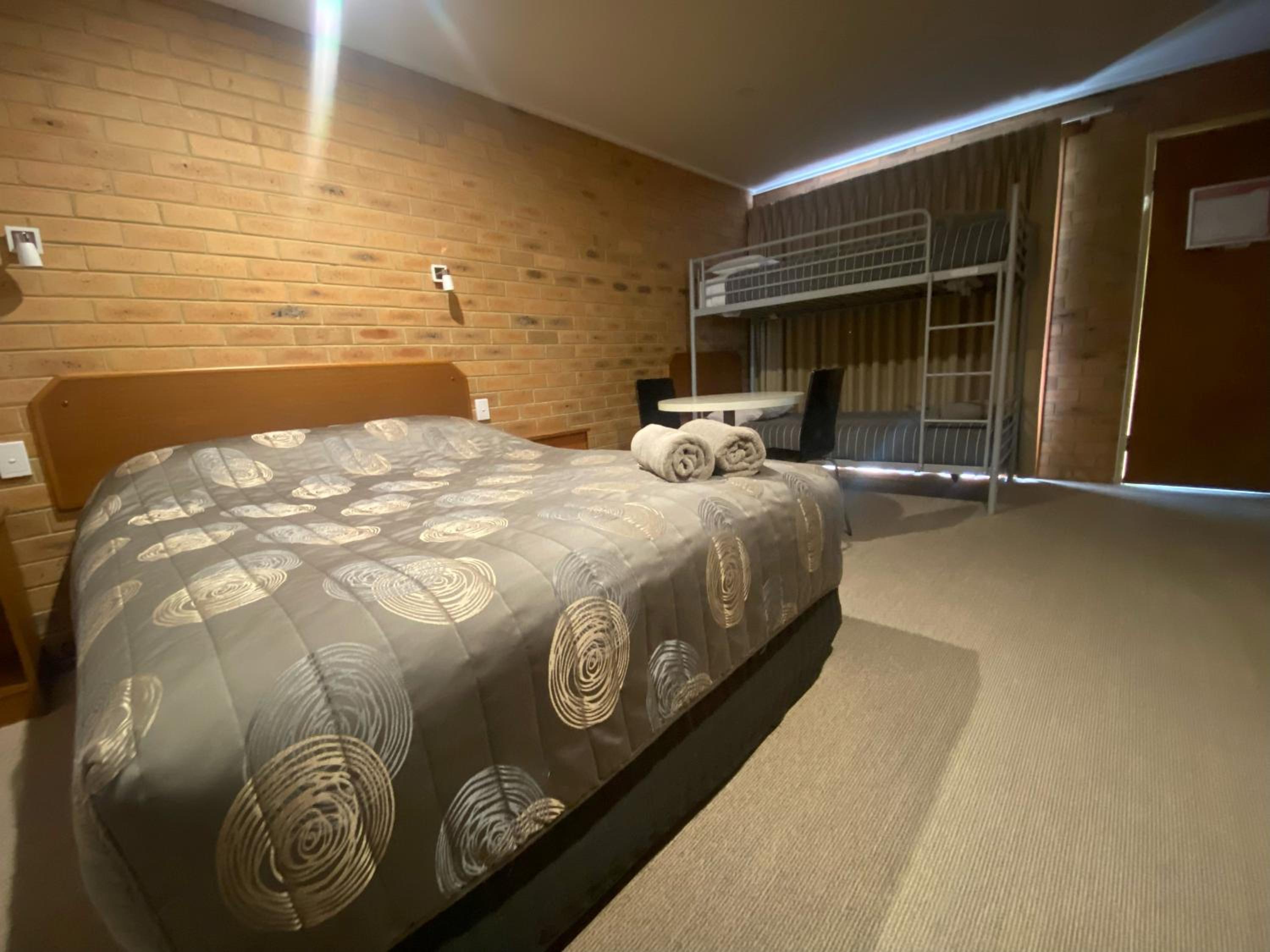 Quays Motel San Remo