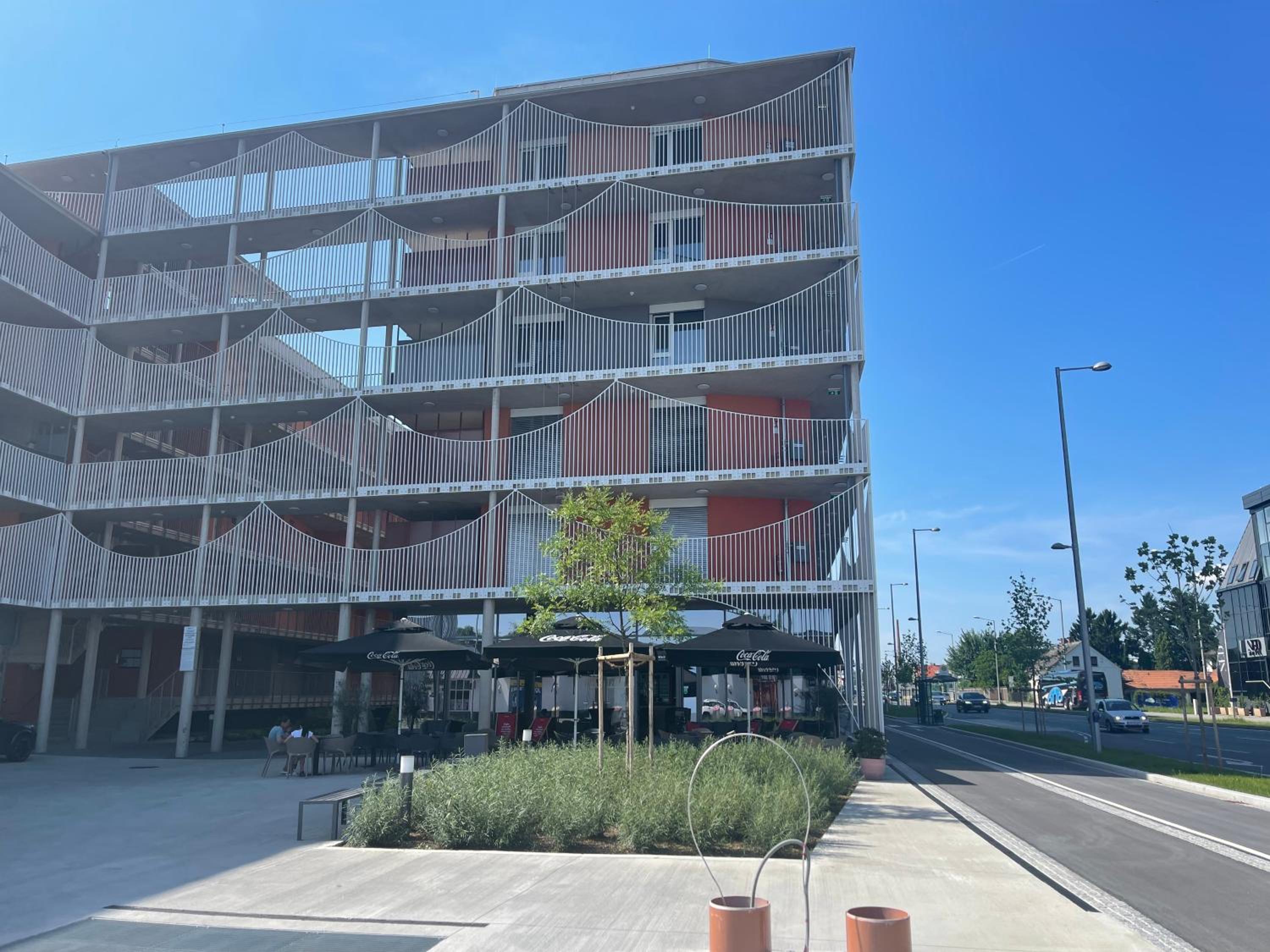 100 qm Penthouse, Self-Check-In, 2 Parkplätze