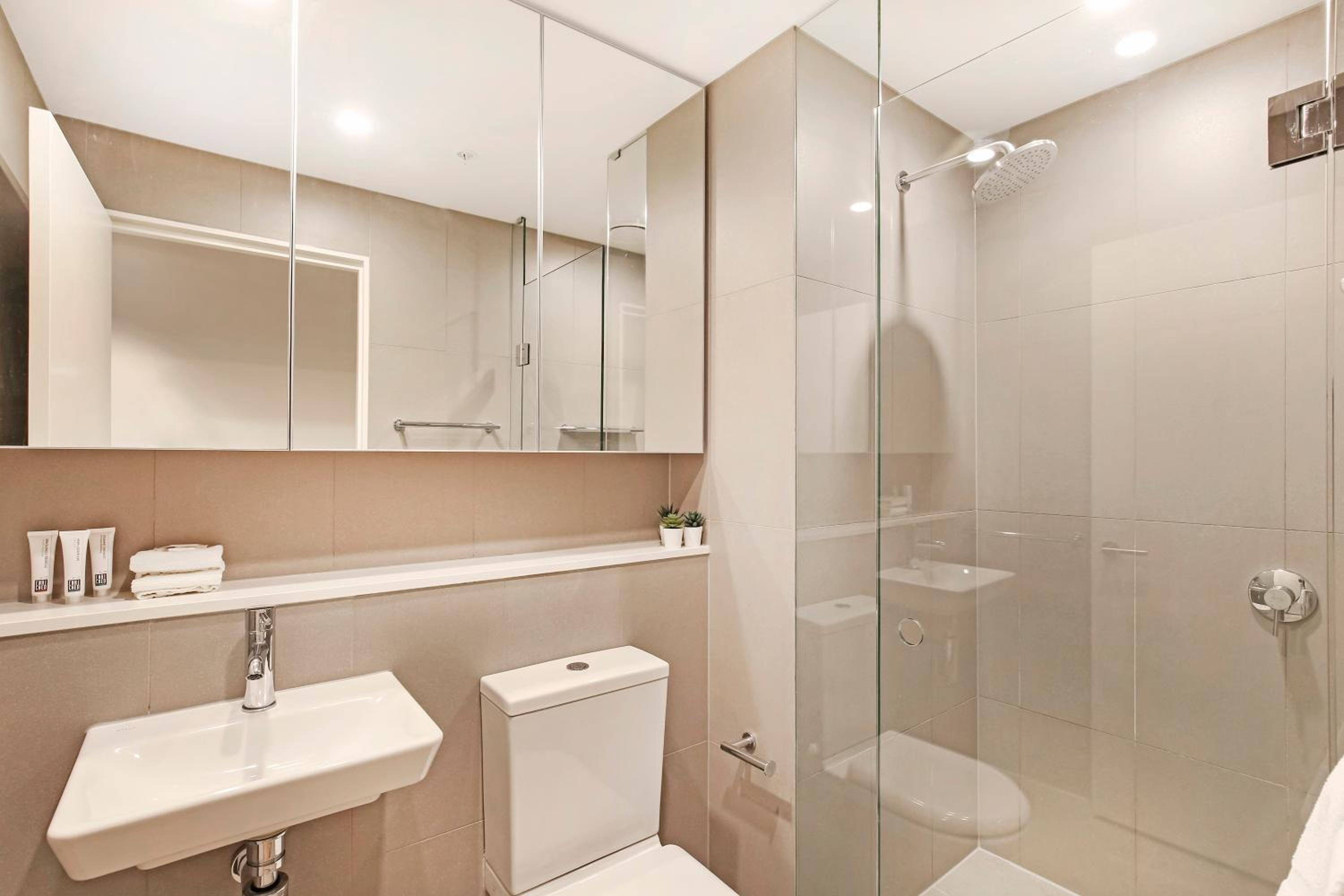 Astra Apartments Docklands