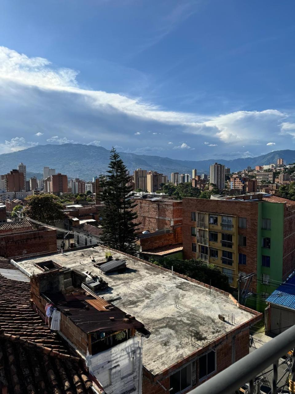 Comodo Apartamento cerca al Tranvia de Medellin