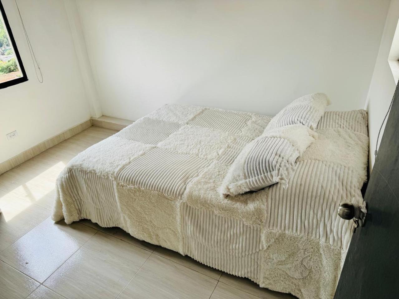 Comodo Apartamento cerca al Tranvia de Medellin
