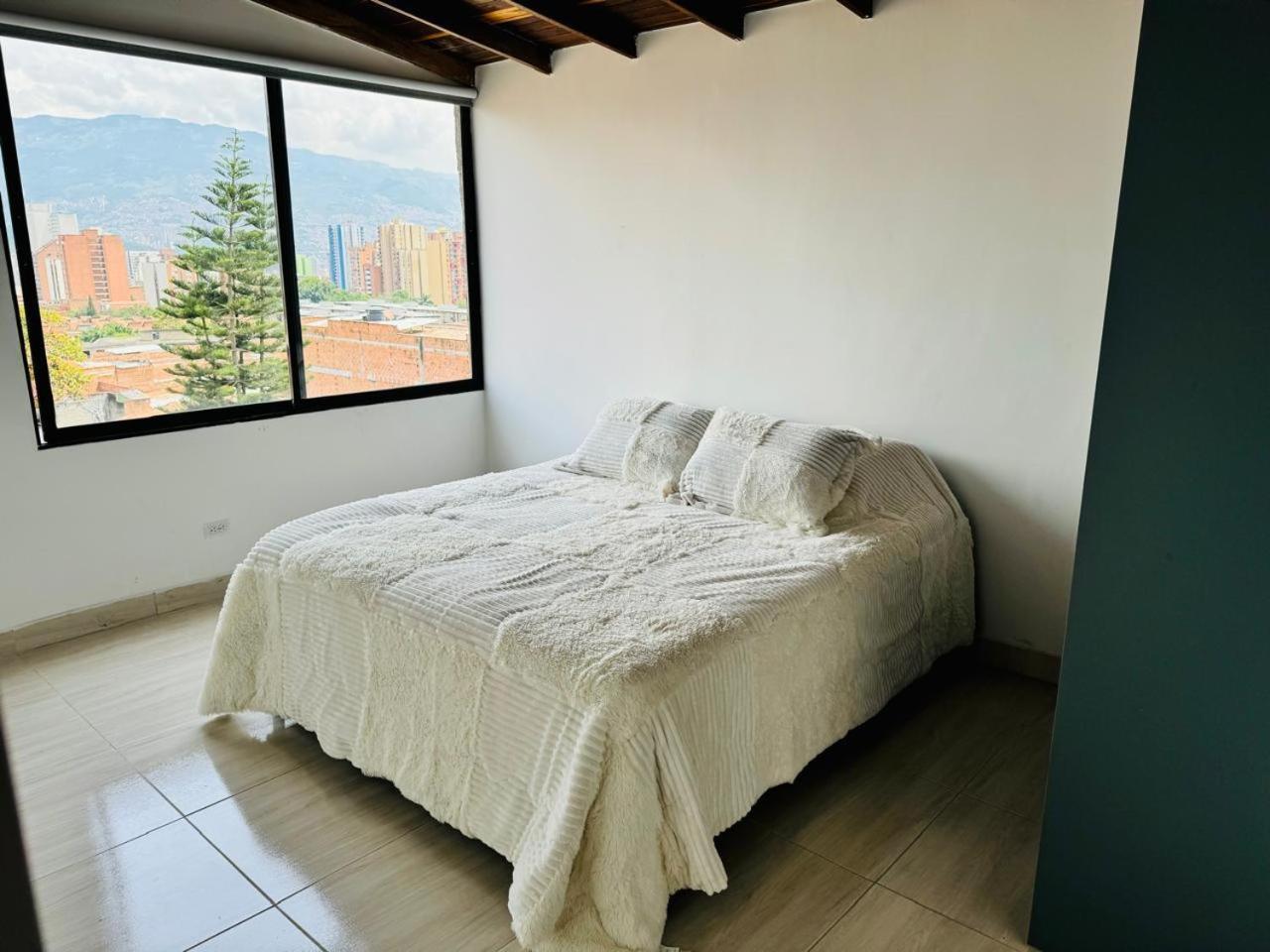 Comodo Apartamento cerca al Tranvia de Medellin