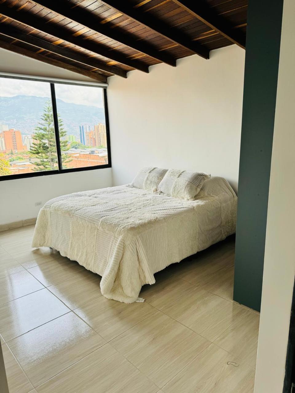 Comodo Apartamento cerca al Tranvia de Medellin
