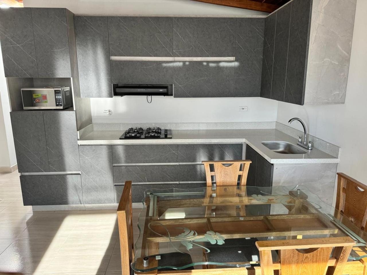 Comodo Apartamento cerca al Tranvia de Medellin