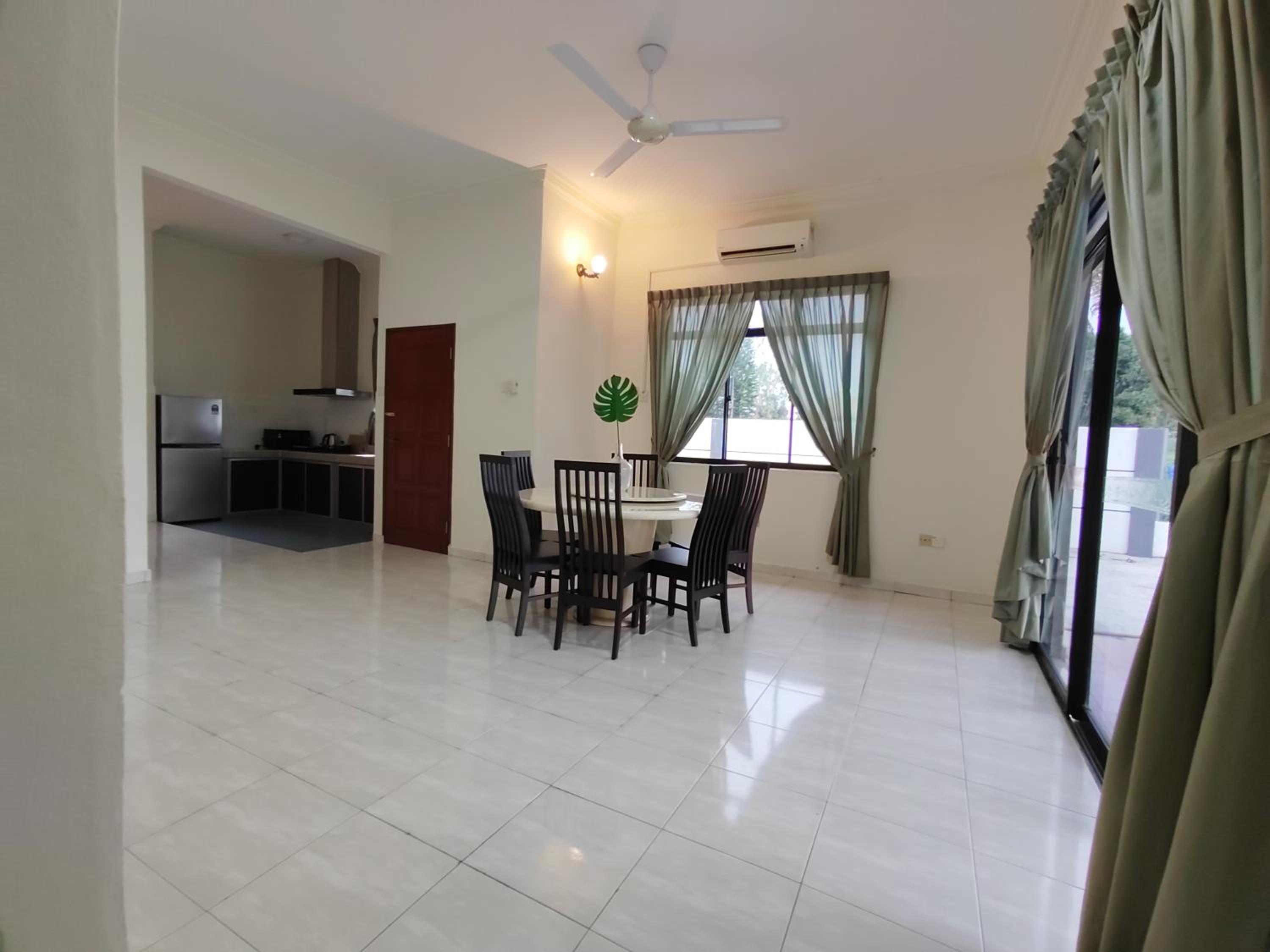 Luxpro Karaoke Private Pool Villa 218 photo 4