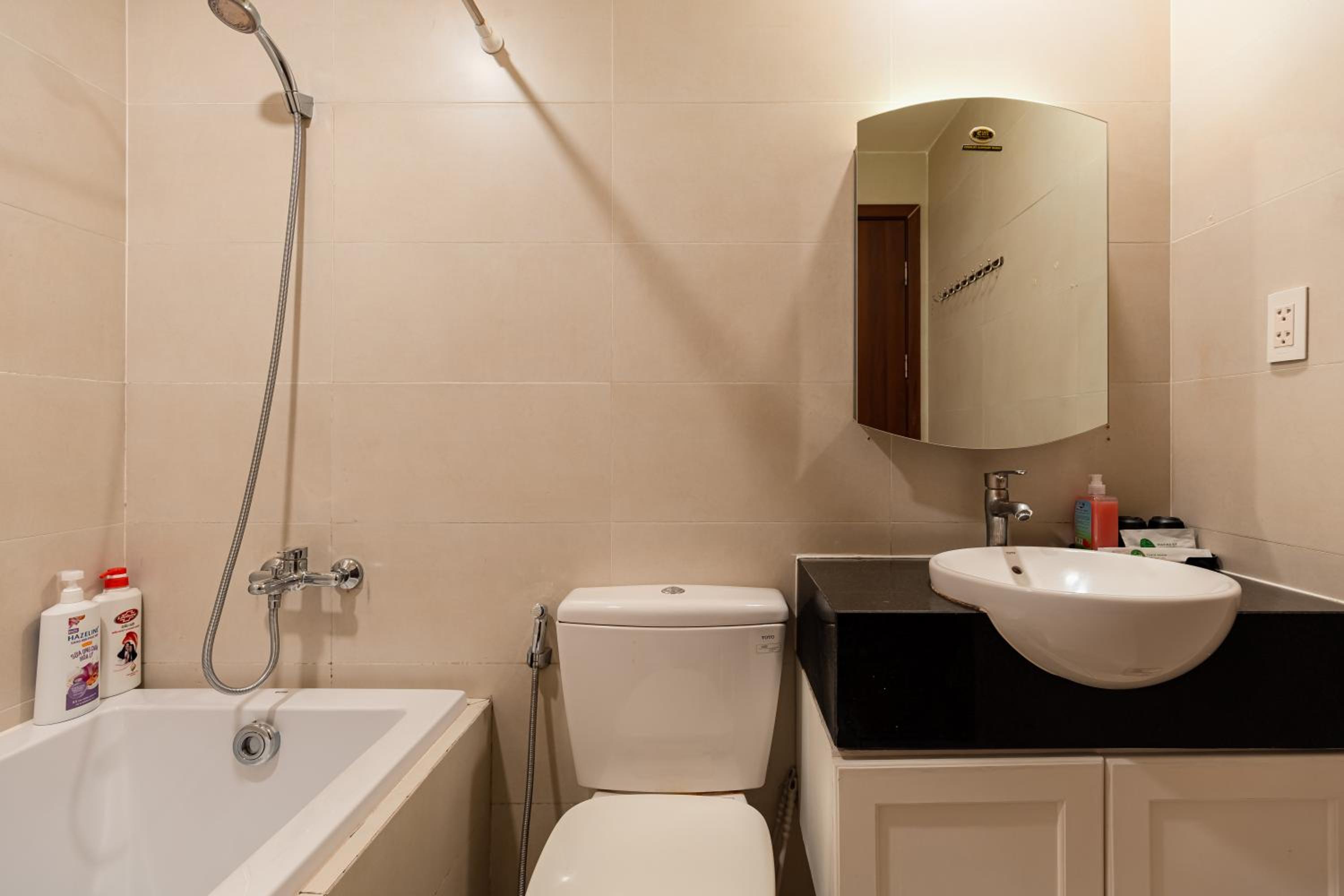 Spacious 4BR apat at Saigon Centre with pool, supermarket, view