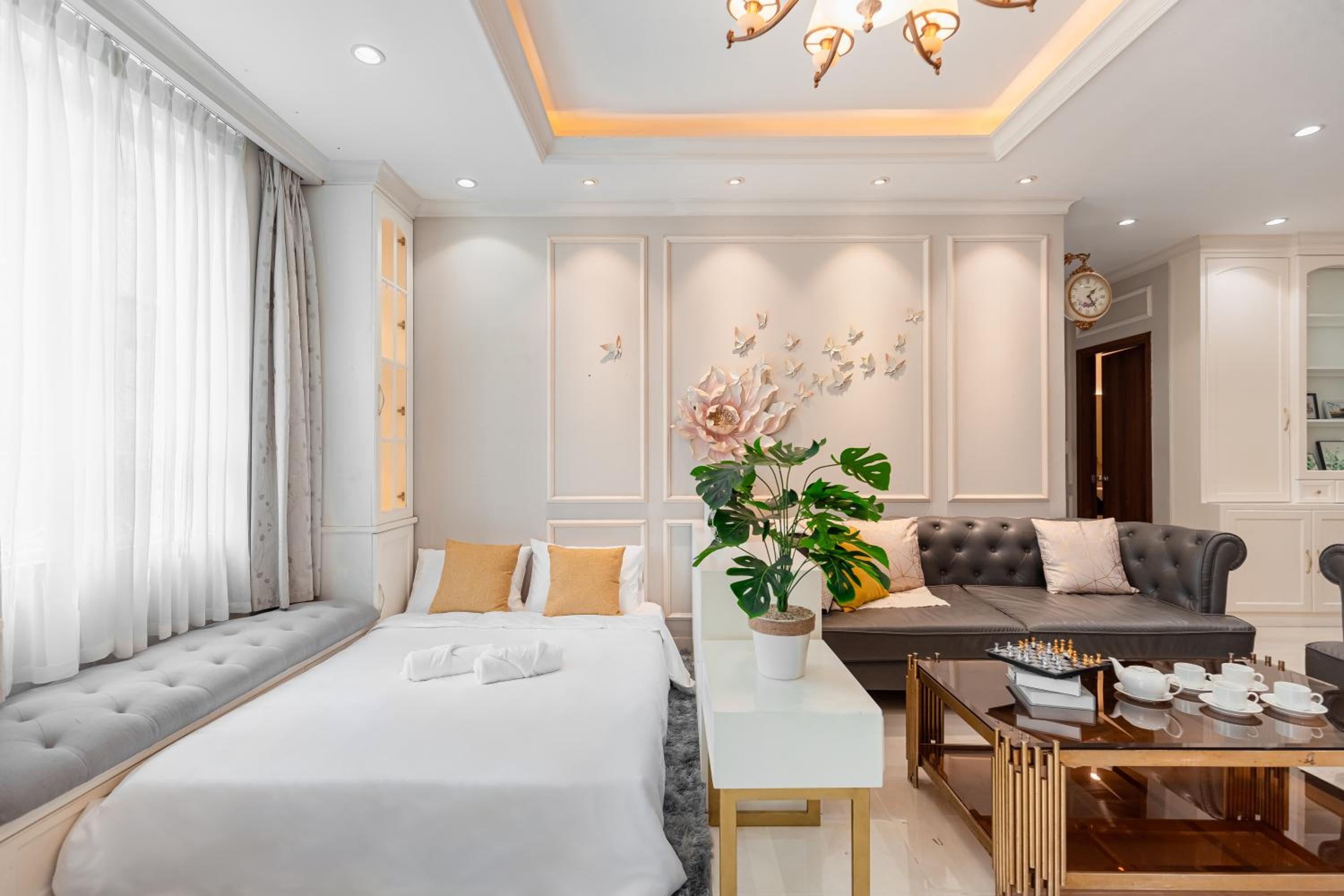 Spacious 4BR apat at Saigon Centre with pool, supermarket, view