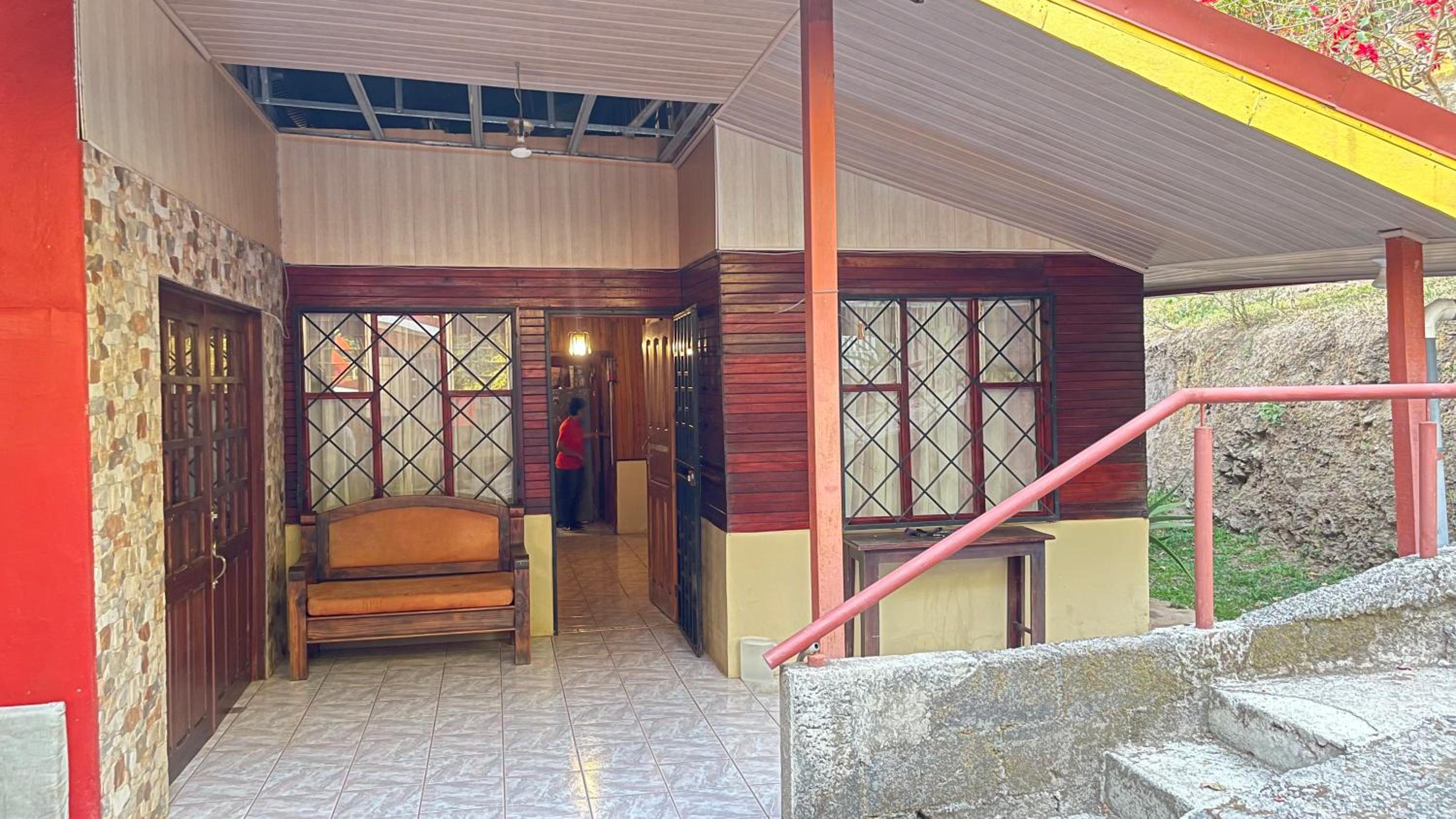 Colon Escape House