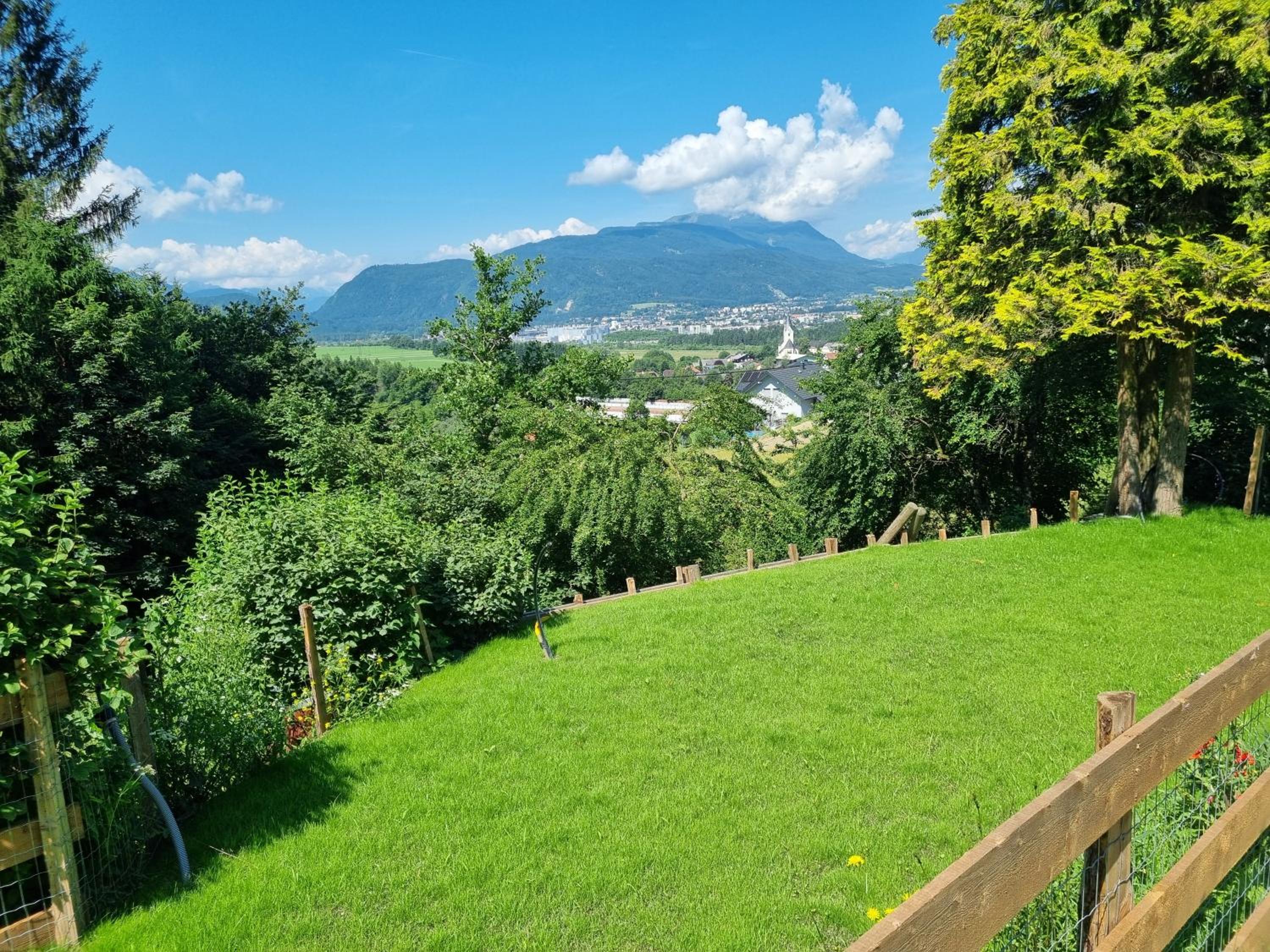 Fridas Place - DER Blick über ganz Villach - 160 m2 Ferienoase - ganzes Haus bis zu 8 Personen