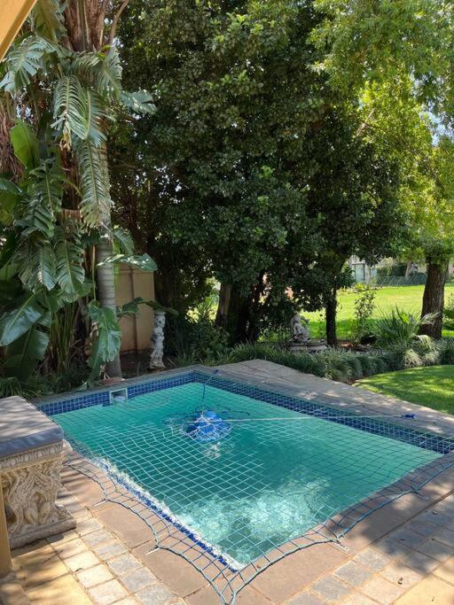 Cozy Pecanwood Estate Villa view 3