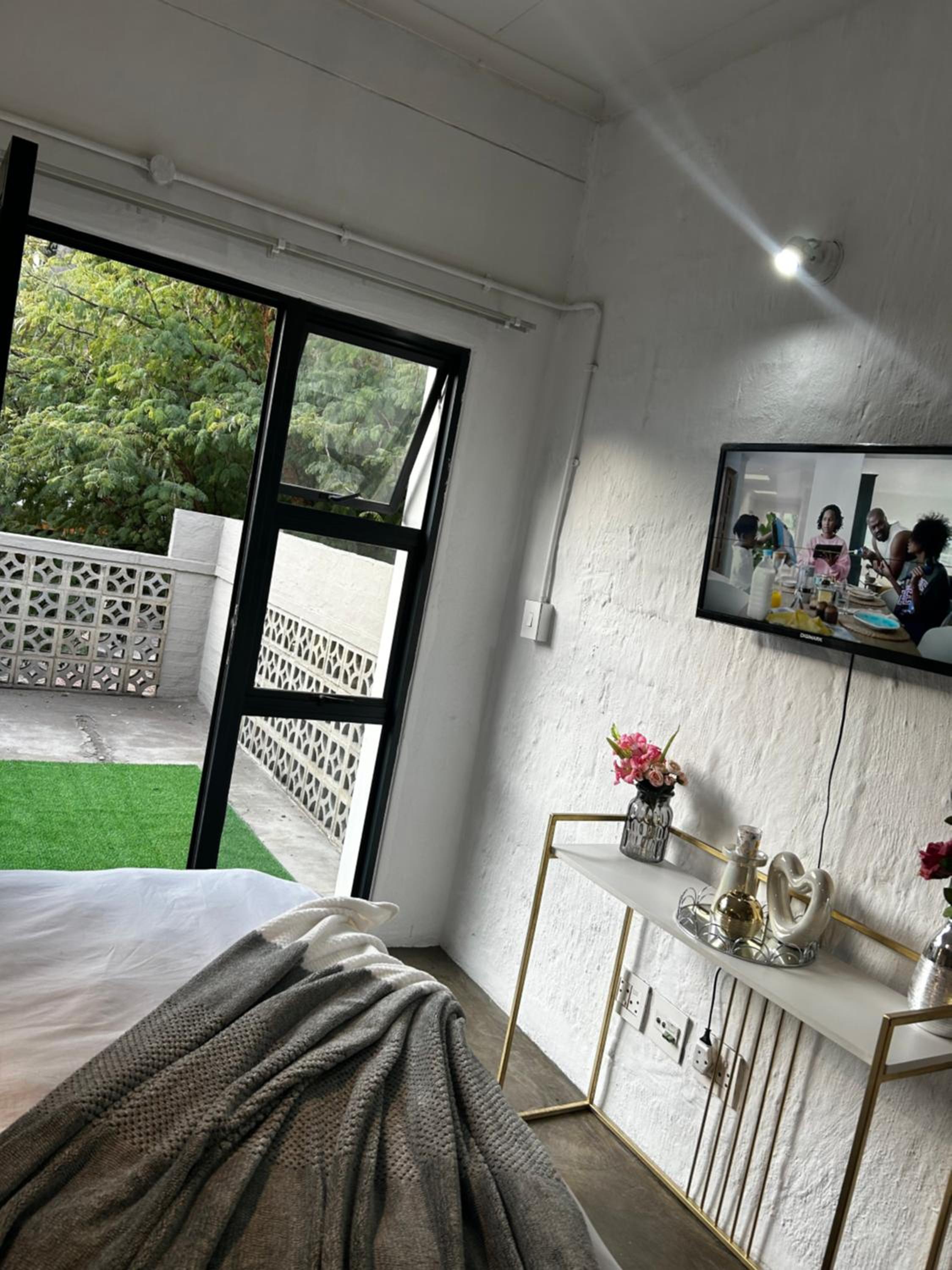 Craftsmanship Sweethearts bnb