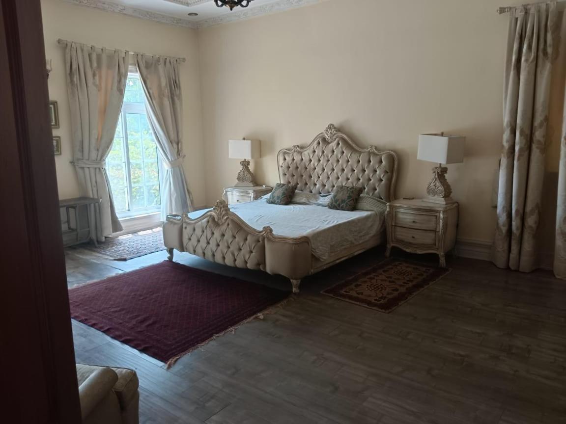 Italian Manor view 2