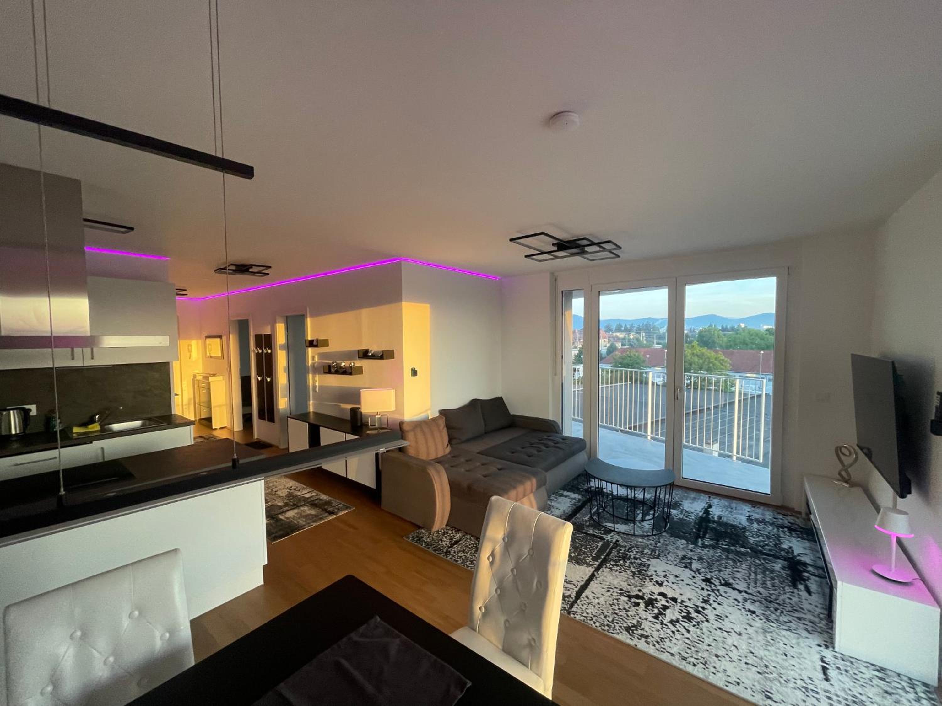 Luxusapartment mit 40 qm Terrasse, E-Parkplatz und Parkplatz