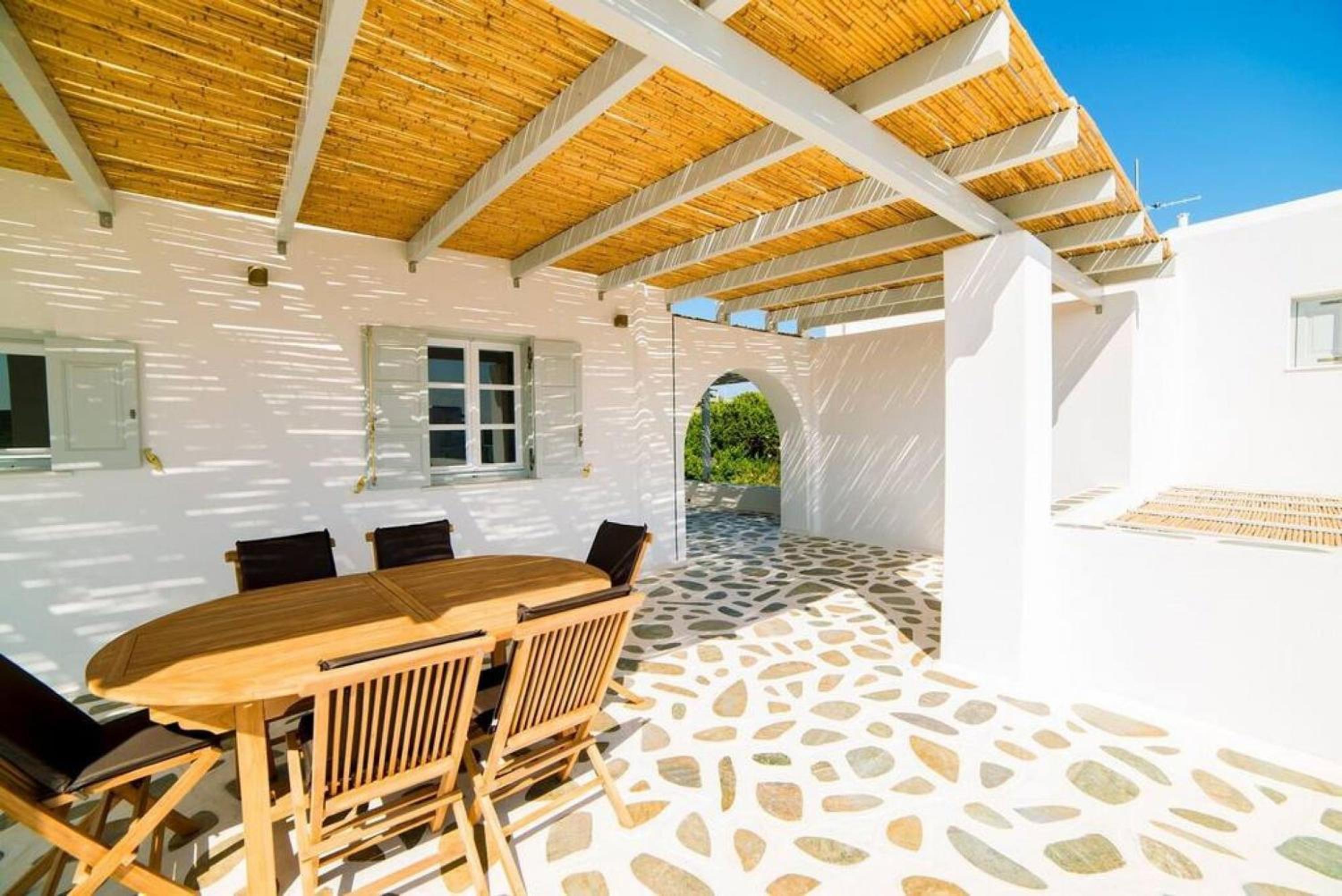 Coral Villa with 4 bedrooms in Paros view 2