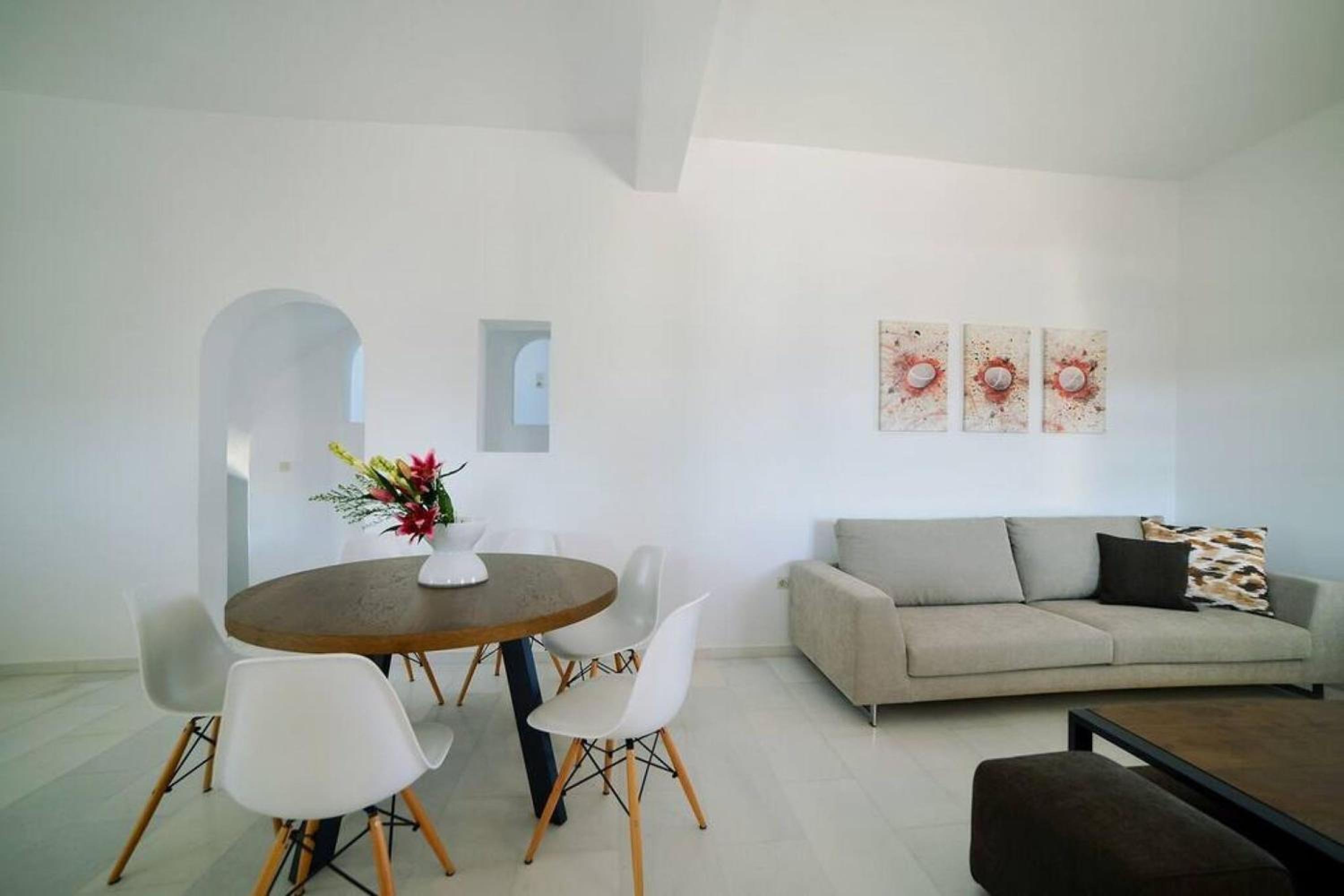 Coral Villa with 4 bedrooms in Paros view 4