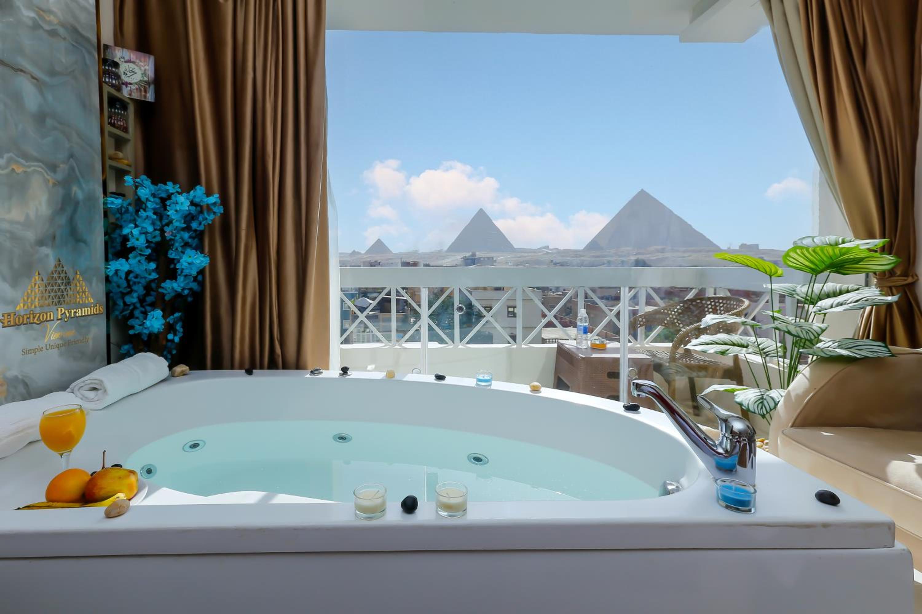 Hotel Horizon Pyramids View inn - Image 1