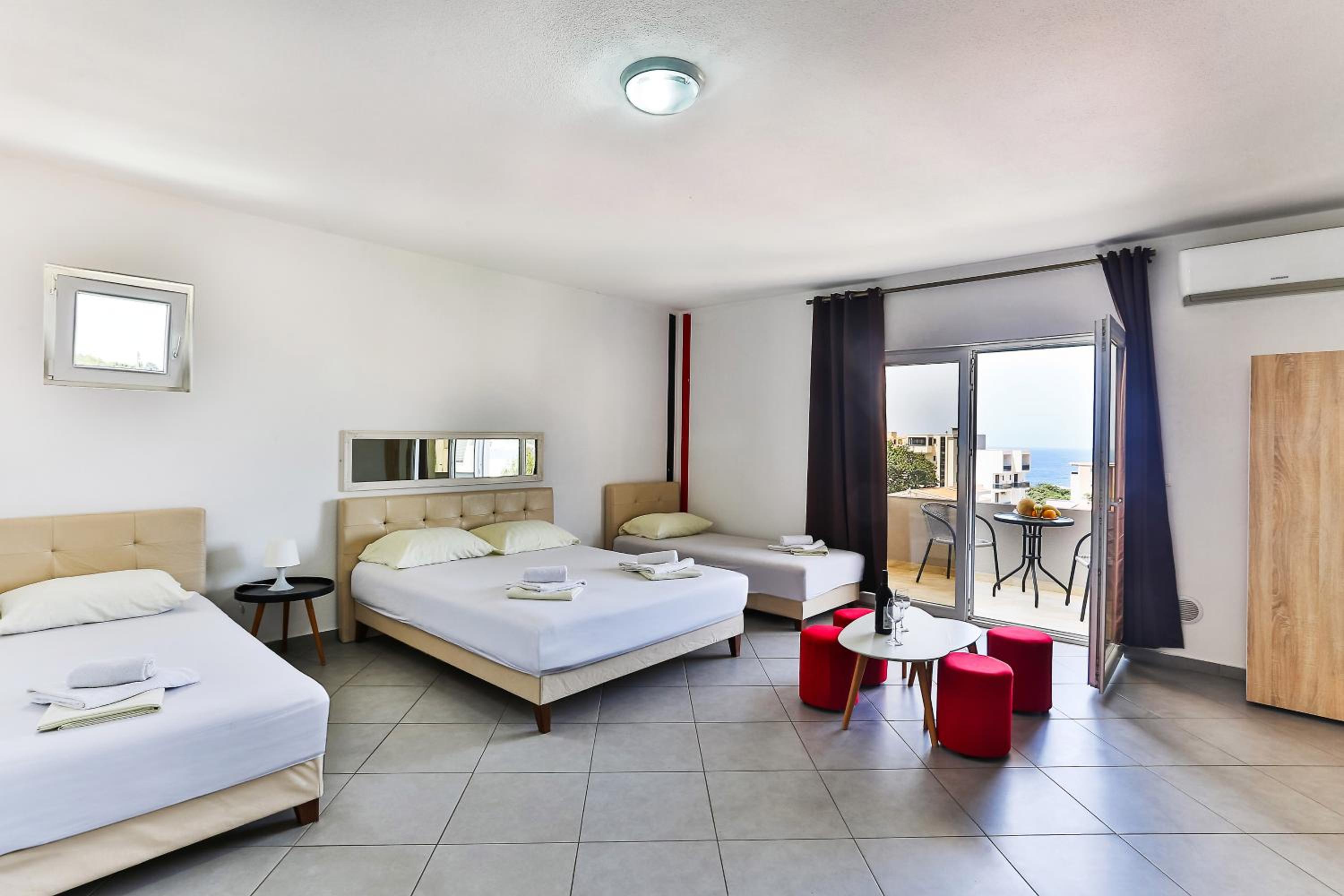 Apartmani BLUE MOON view 5