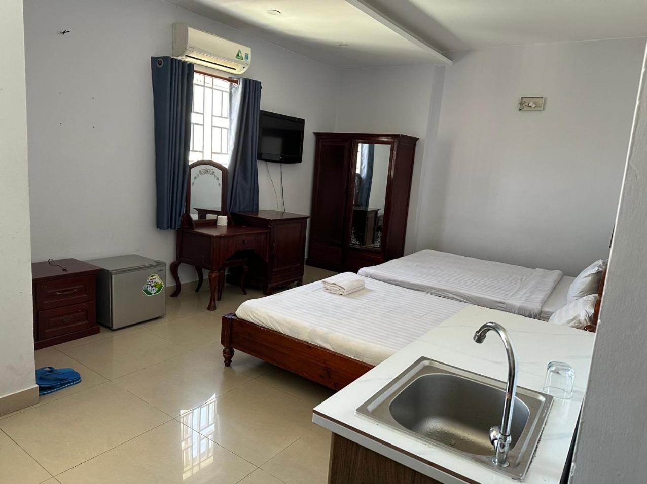 Hoàng Tây 2 Hotel by BAY LUXURY