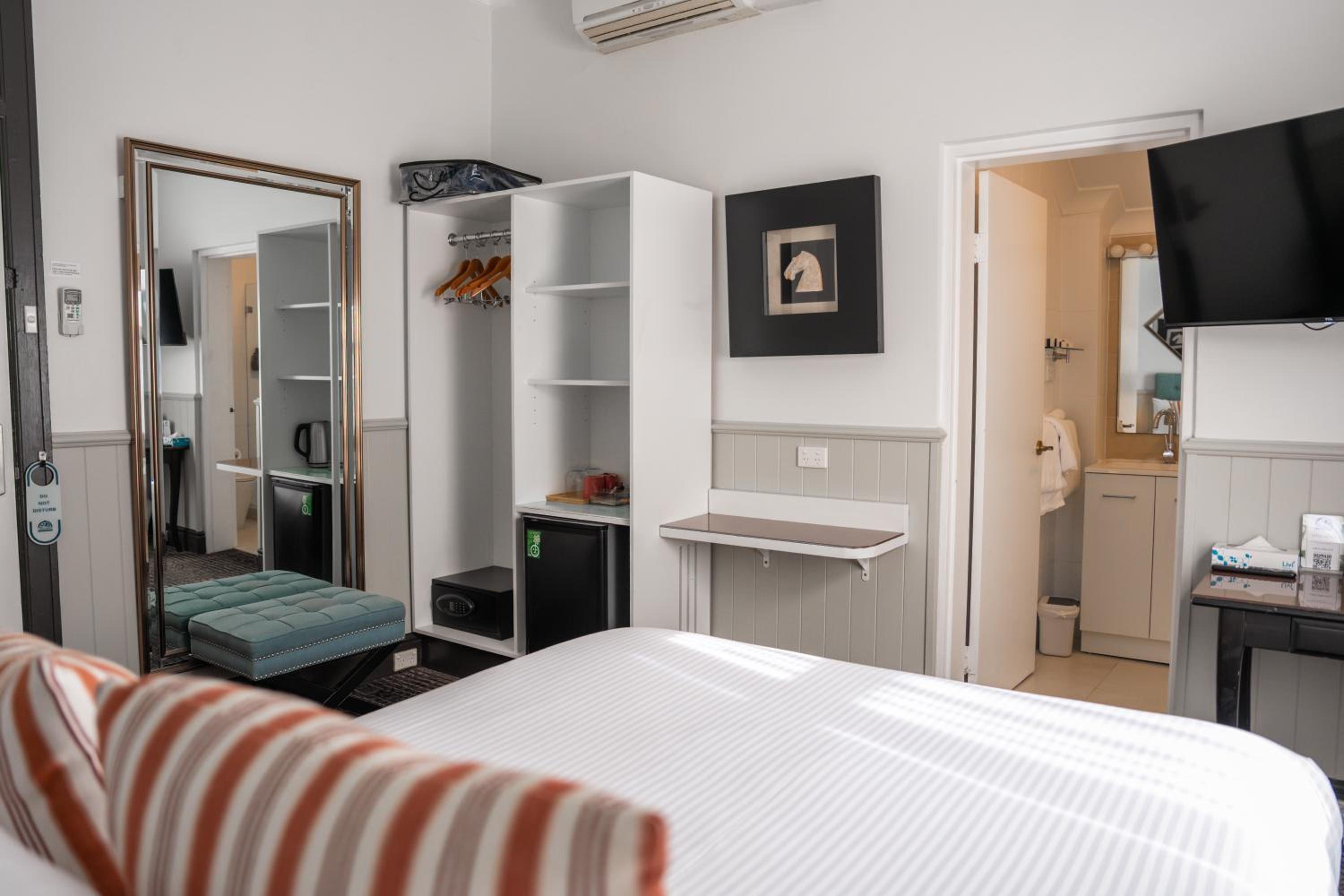Cremorne Point Manor