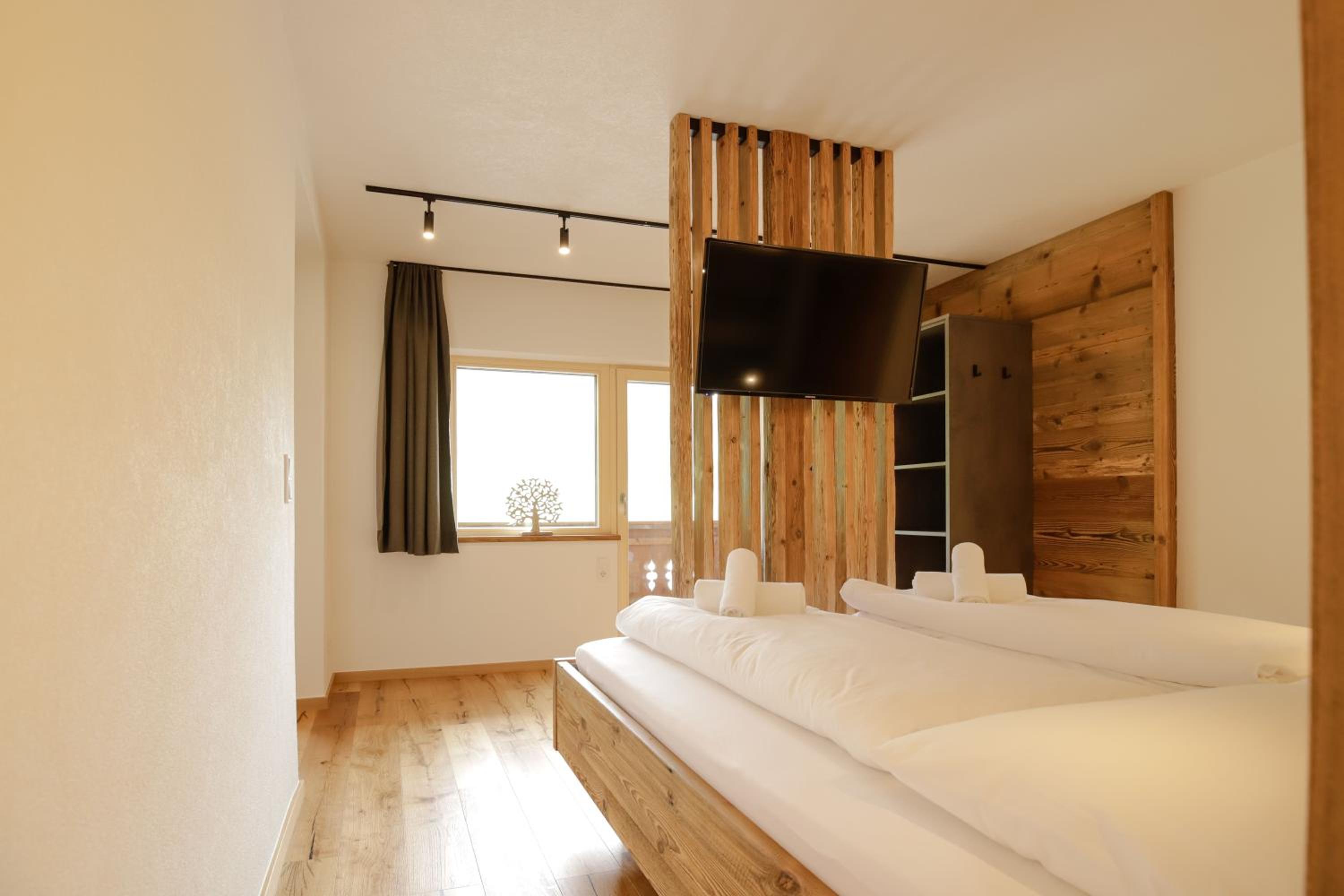 WOLF Apartments - Panorama Mountain Retreat in Tirol