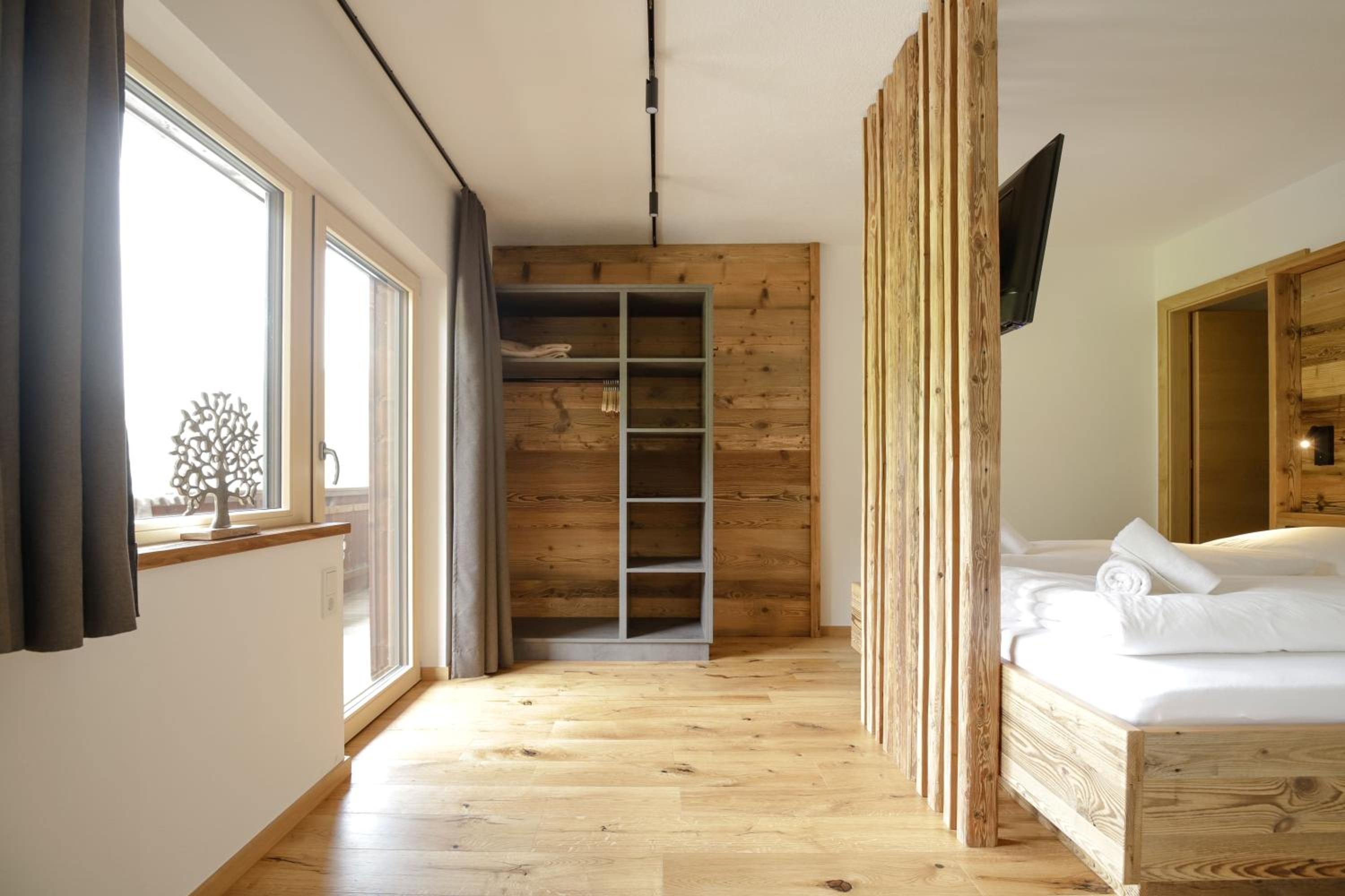 WOLF Apartments - Panorama Mountain Retreat in Tirol