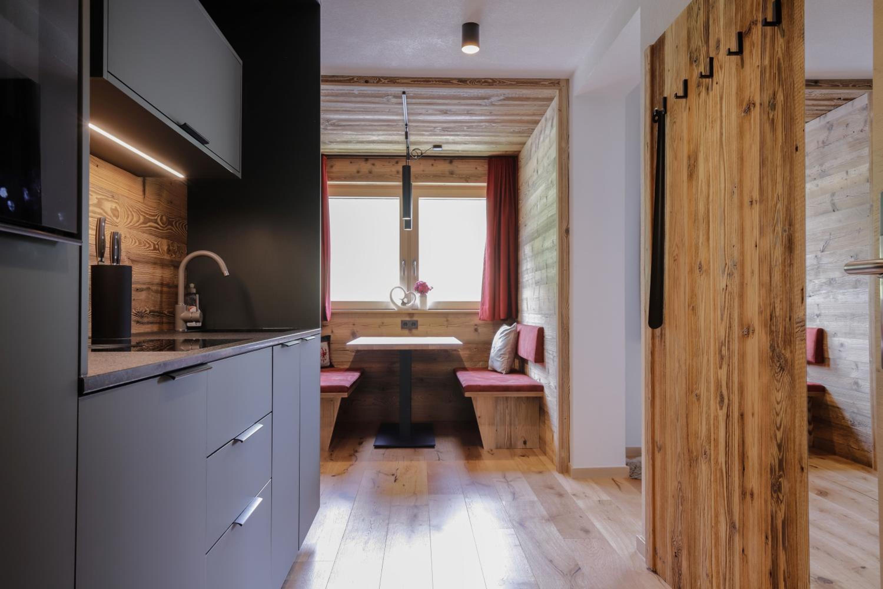 WOLF Apartments - Panorama Mountain Retreat in Tirol