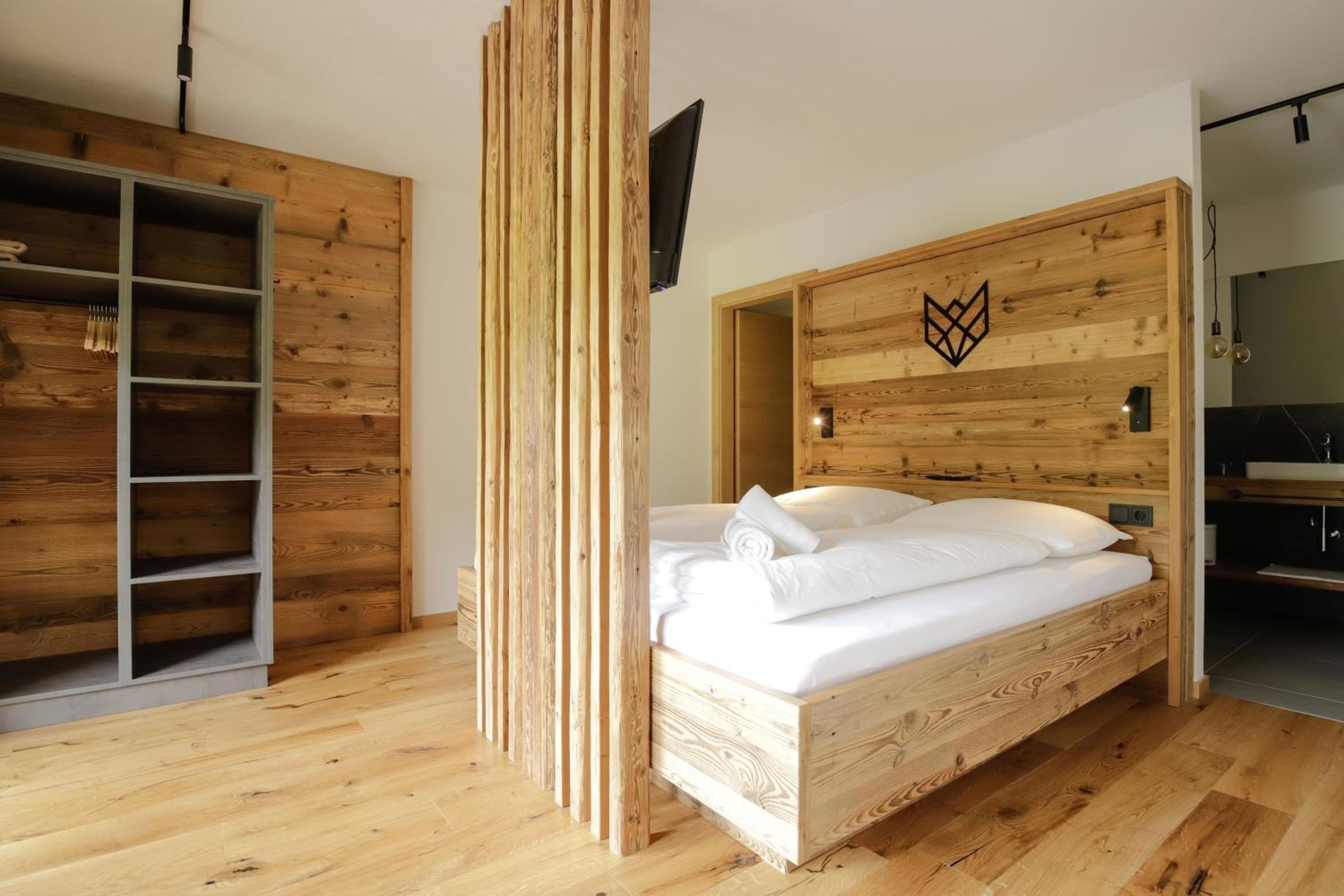 WOLF Apartments - Panorama Mountain Retreat in Tirol