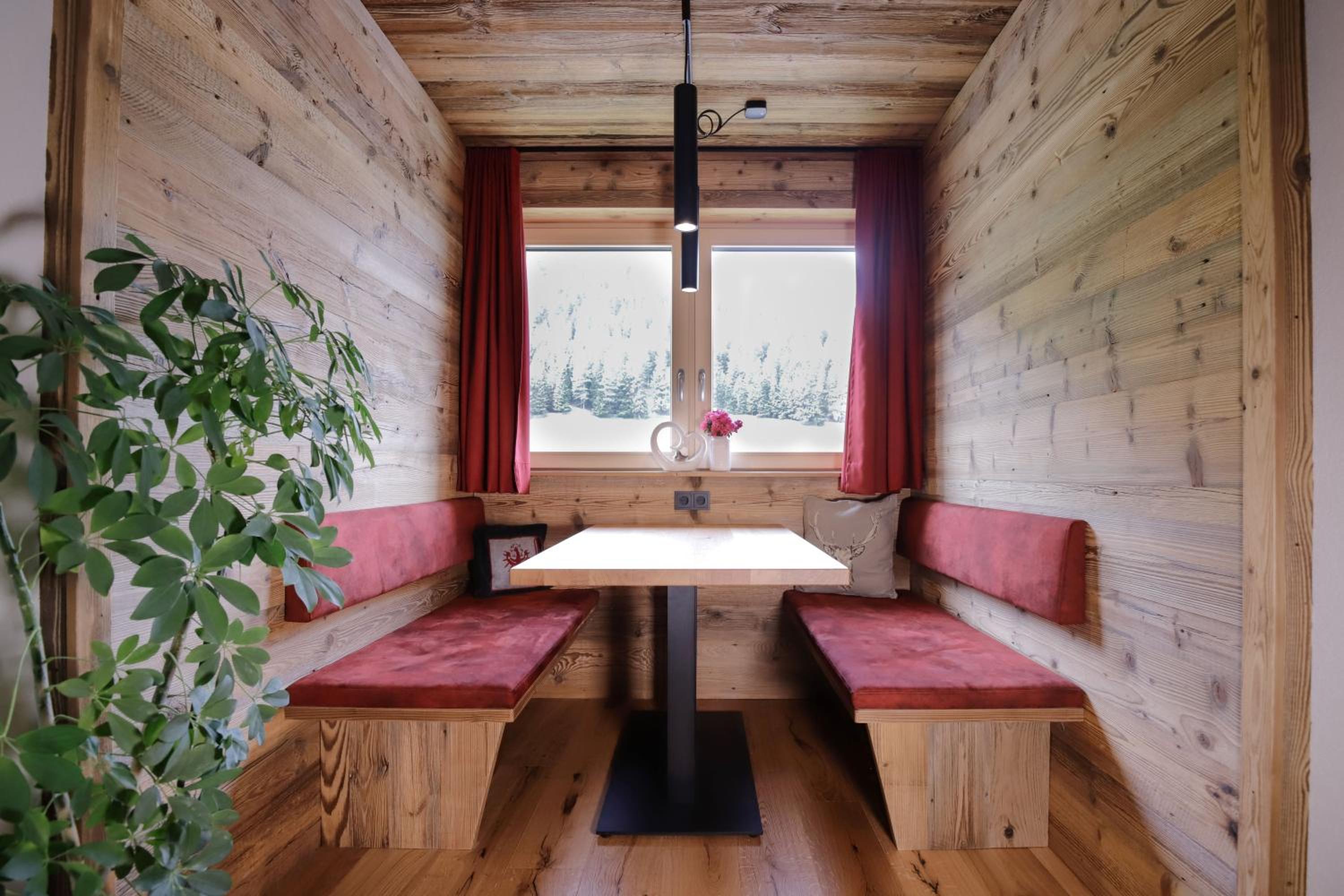 WOLF Apartments - Panorama Mountain Retreat in Tirol