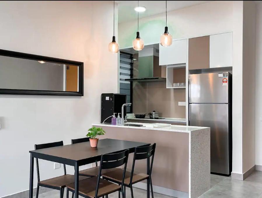 Premium 2BR -2-4pax- near Midvalley-Pavilion 2