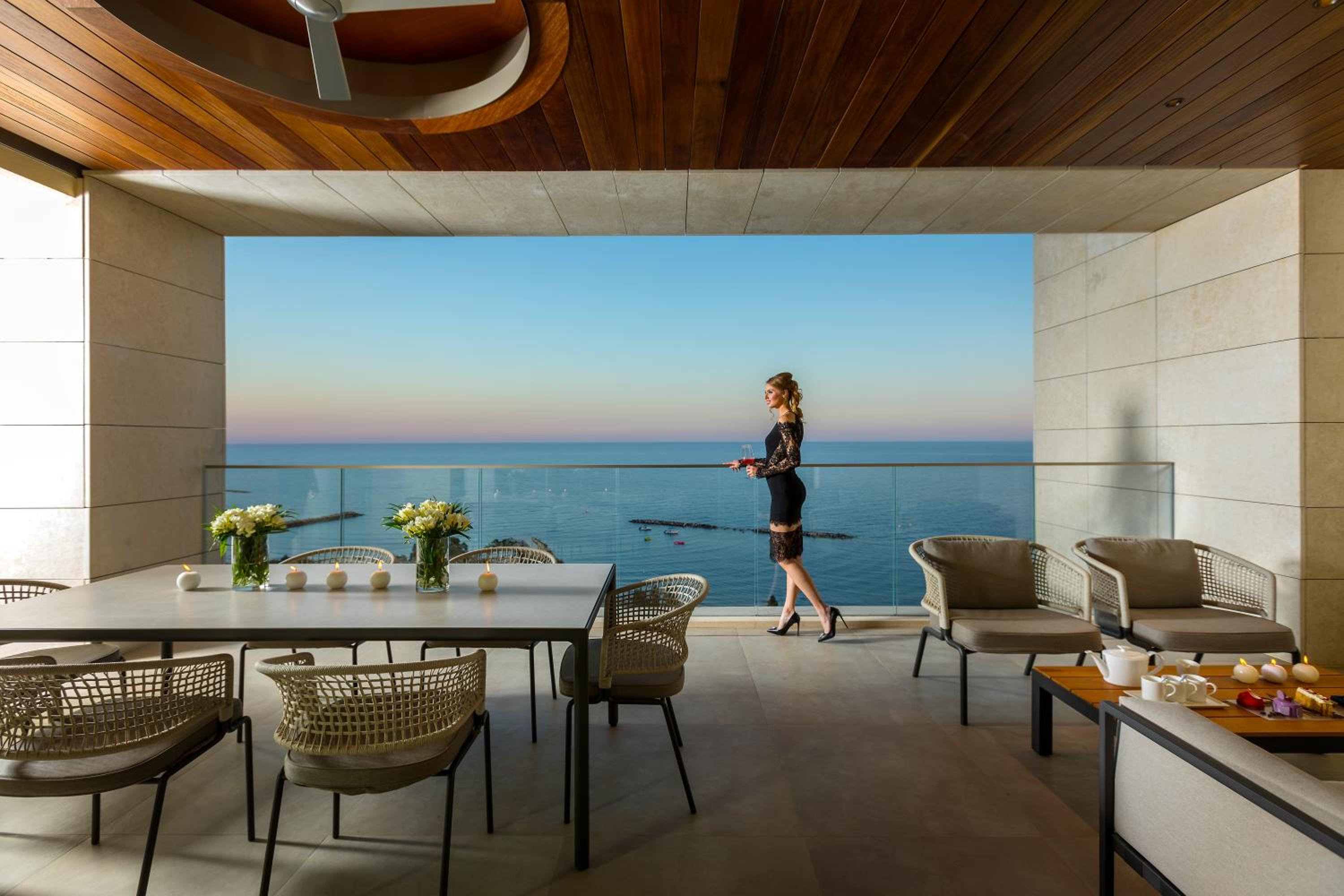 Balcony & Terrace