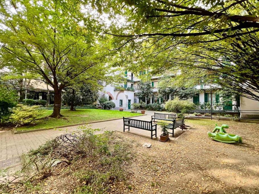 Garden view, free parking and checkout in the afternoon